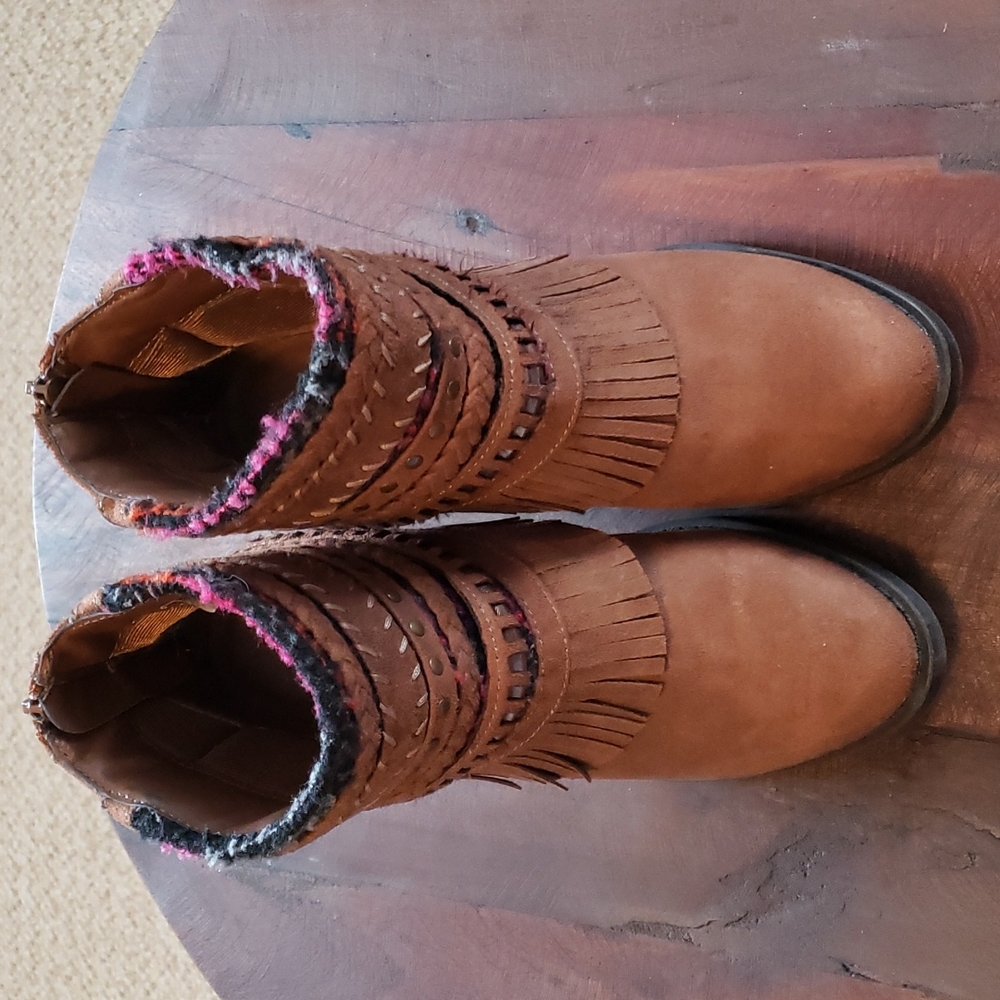 Mudd fringed booties